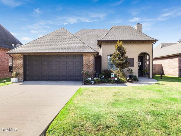 104 Grasswalk Court , Lafayette, LA 70508