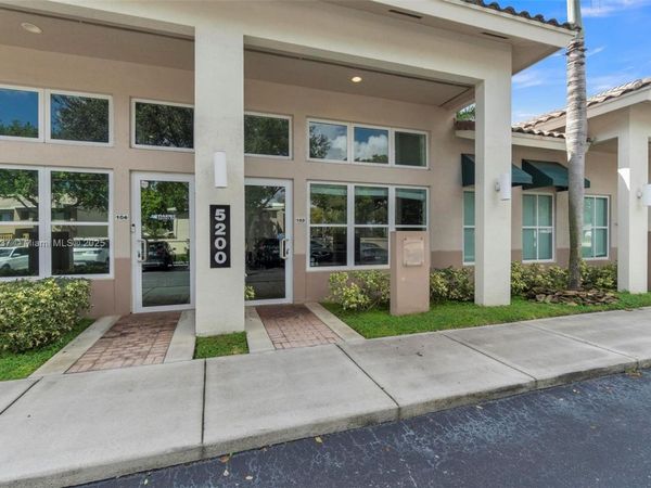 5200 S University Dr, Unit 103A, Davie, FL 33328