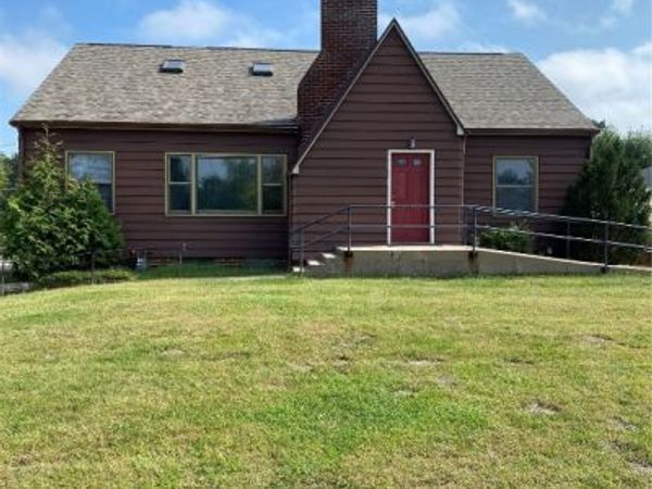 4225 1st Avenue SE, Unit 1, Cedar Rapids, IA 52402