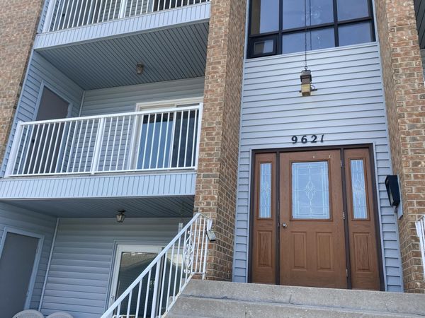 9621 Merrillville Road, Unit 203, Crown Point, IN 46307