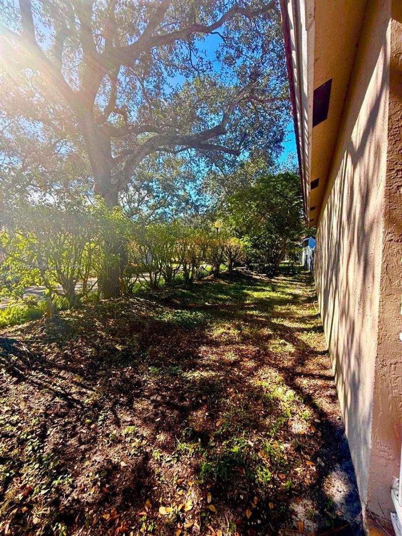 1321 N Seagrape Circle, Weston, FL 33326 Photo