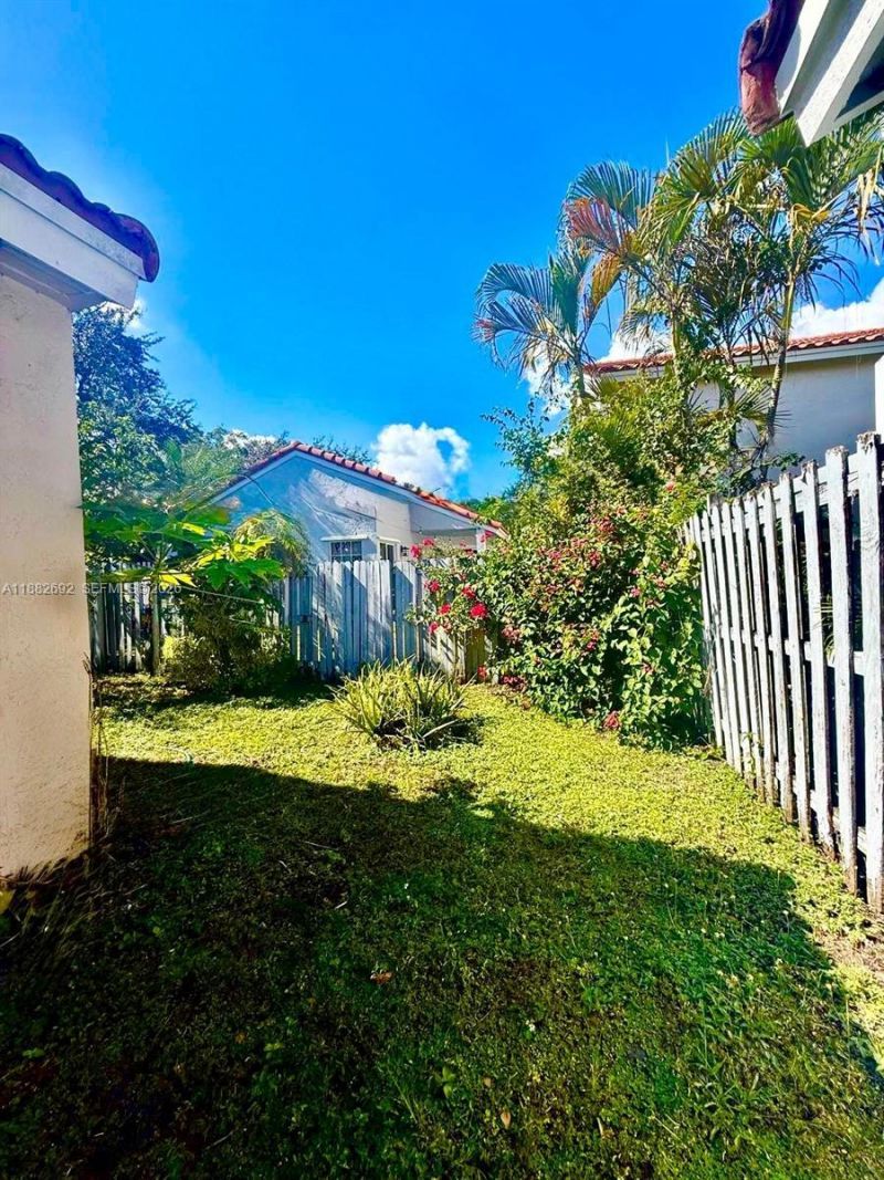 1321 N Seagrape Circle, Weston, FL 33326 Photo