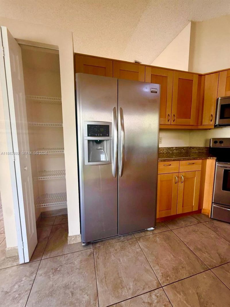 1321 N Seagrape Circle, Weston, FL 33326 Photo