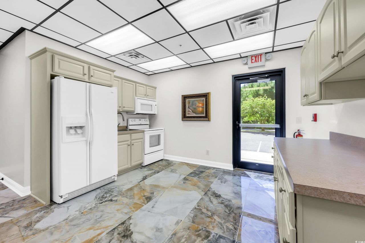 100 Sutter Dr. Photo 12