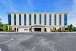 100 Sutter Dr. photo 4