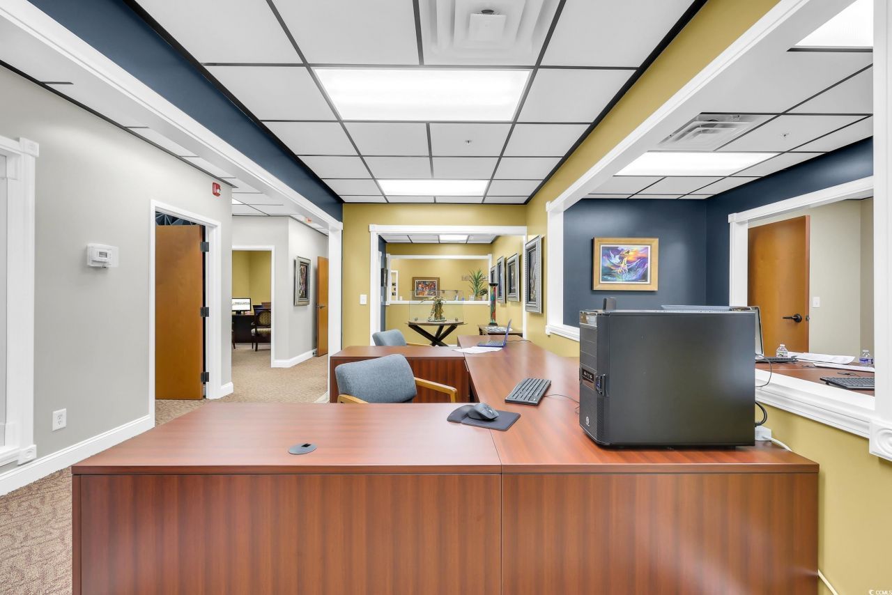 100 Sutter Dr. Photo 20