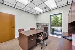 100 Sutter Dr. photo 4