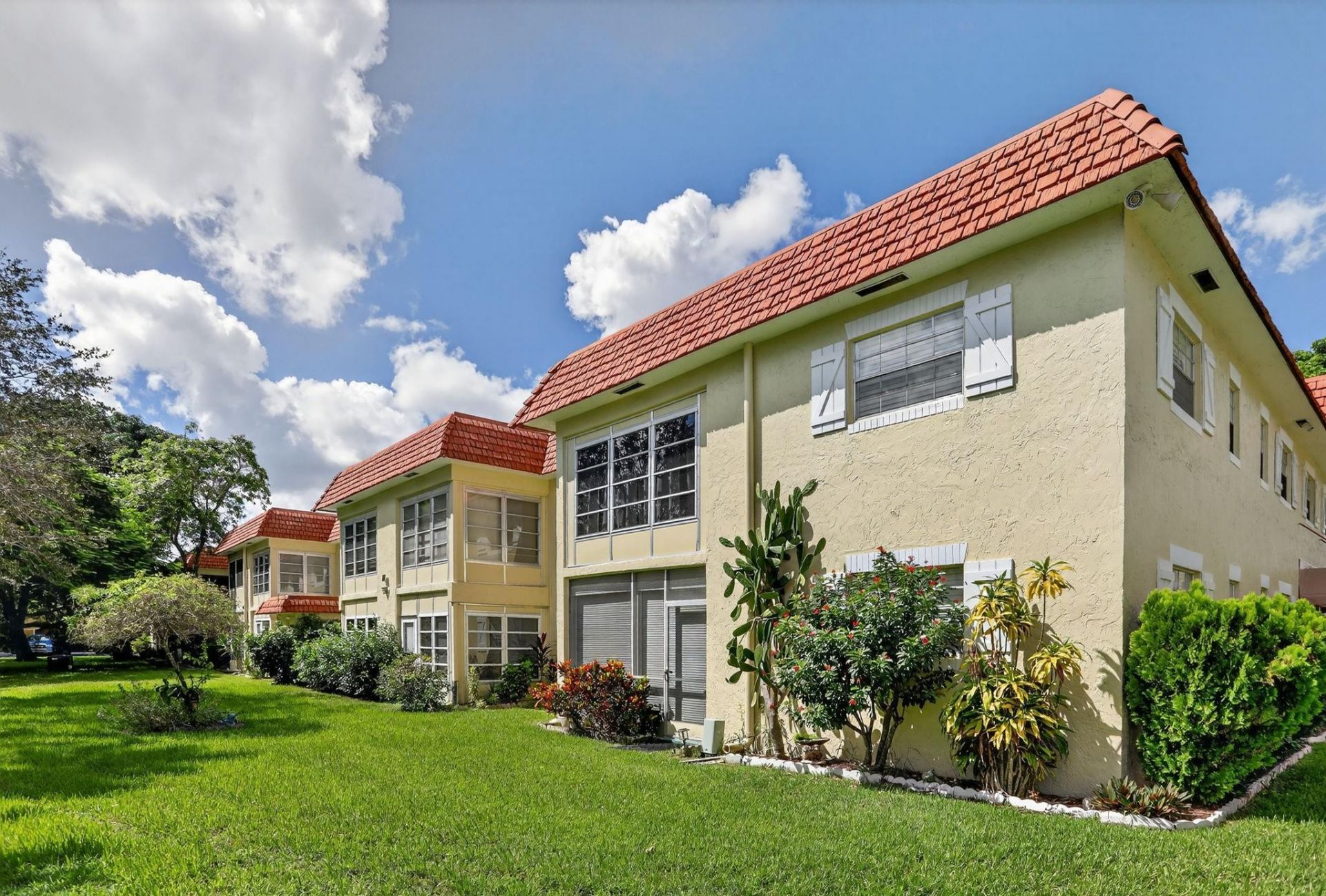 5640 SW 3rd Place, Unit 208, Margate, FL 33068 Photo