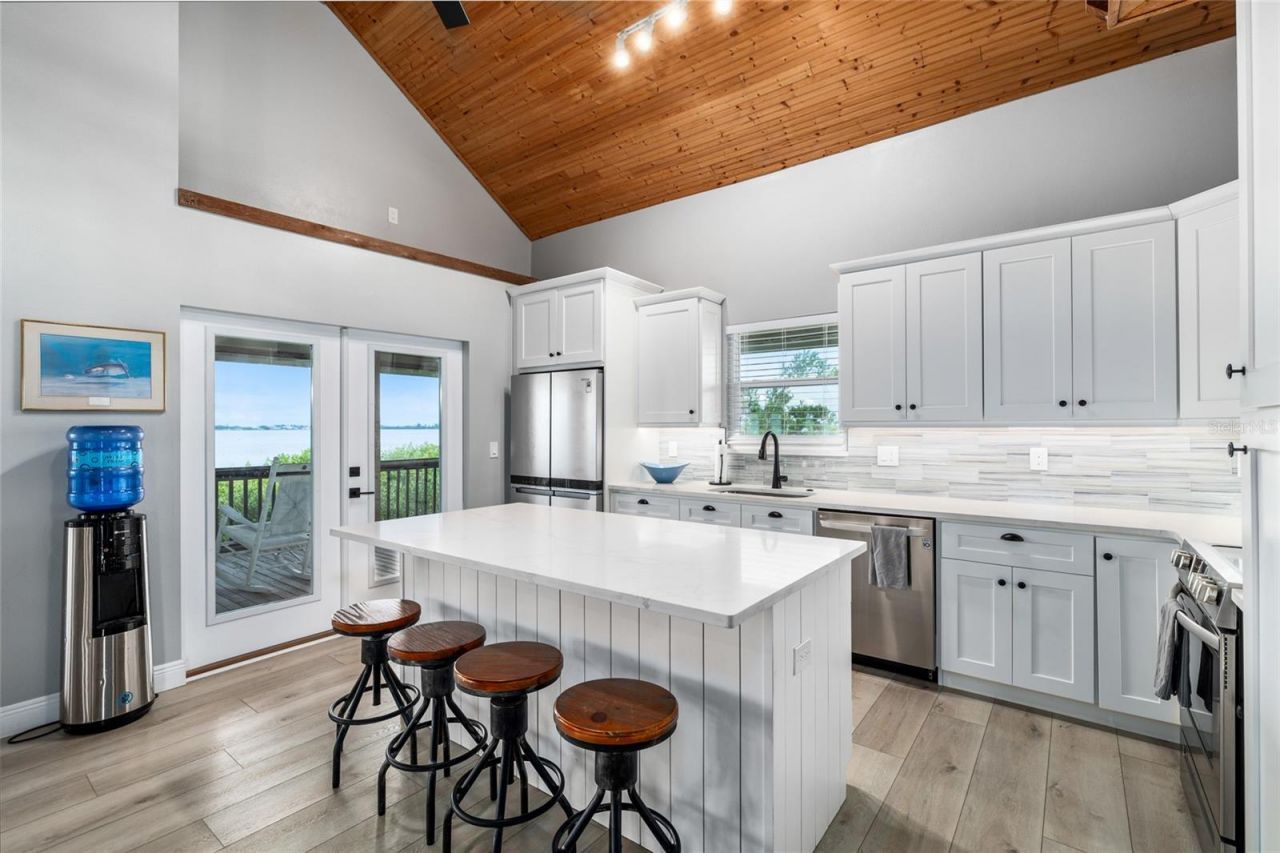 8772 Little Gasparilla Island, Placida, FL 33946 Photo