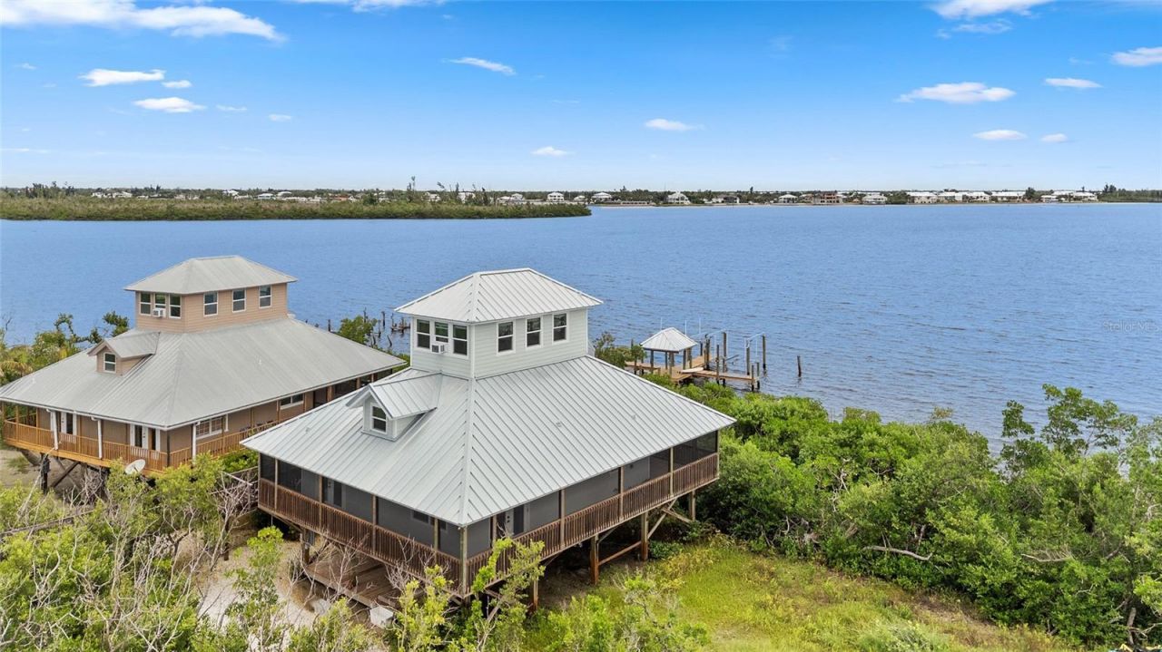 8772 Little Gasparilla Island, Placida, FL 33946 Photo