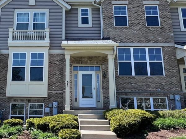 56 Veneto Court, Streamwood, IL 60107