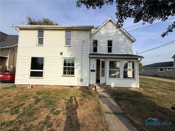 224 S Keyser Avenue, Deshler, OH 43516