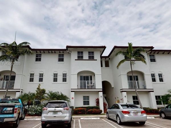 8760 NW 97th Ave, Unit 211, Doral, FL 33178