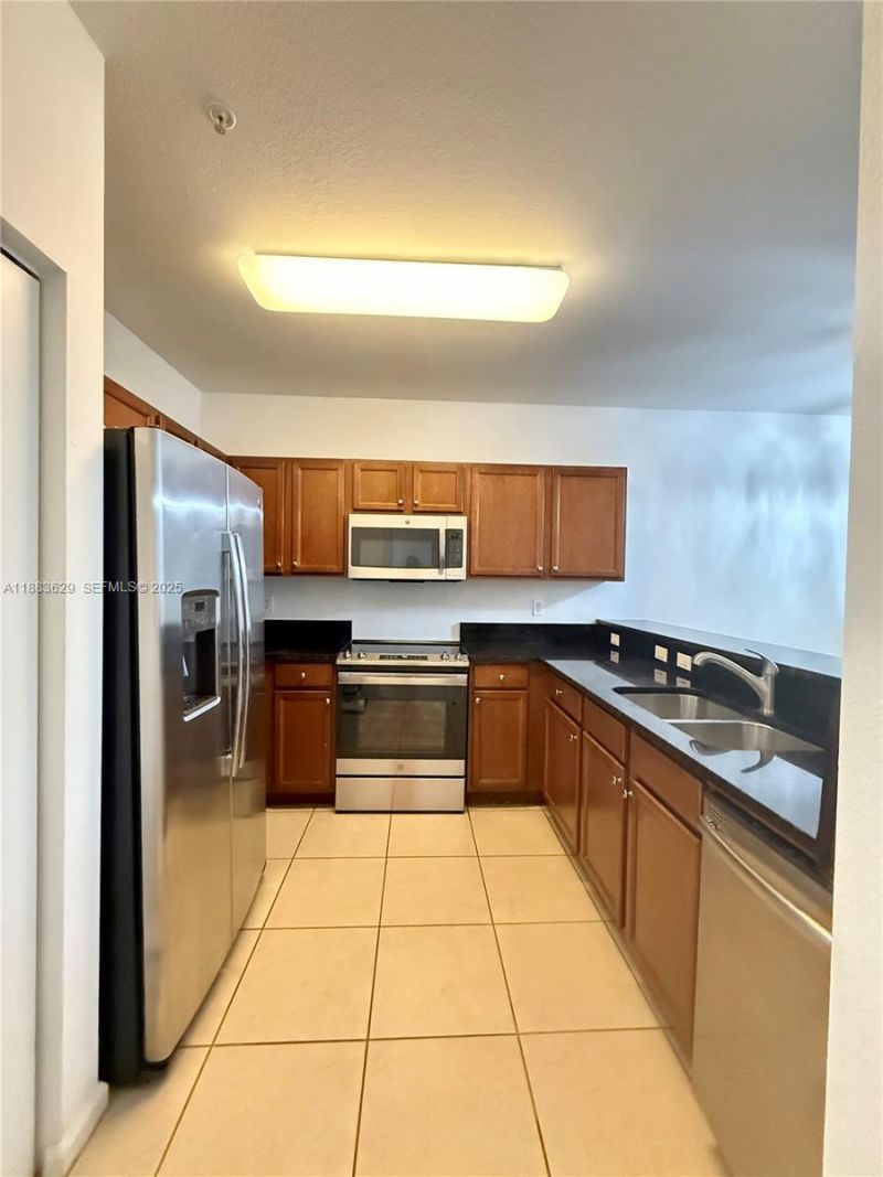 8760 NW 97th Ave, Unit 211, Doral, FL 33178 Photo