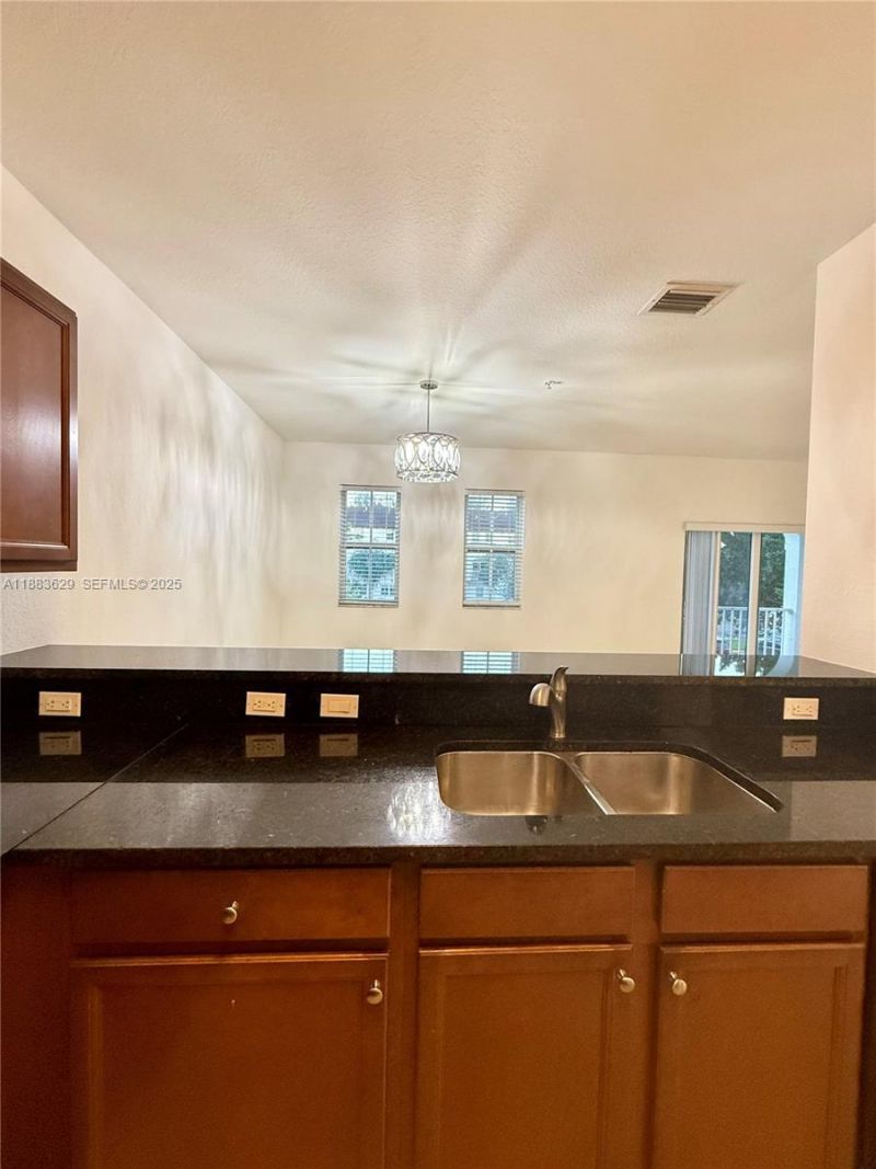 8760 NW 97th Ave, Unit 211, Doral, FL 33178 Photo
