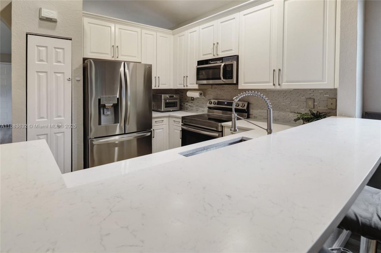 1706 NW 78th Way, Pembroke Pines, FL 33024 Photo