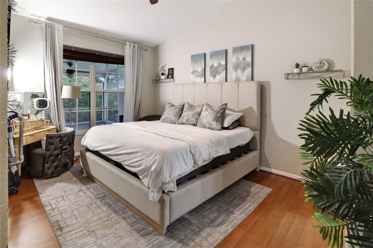 1706 NW 78th Way, Pembroke Pines, FL 33024 Photo