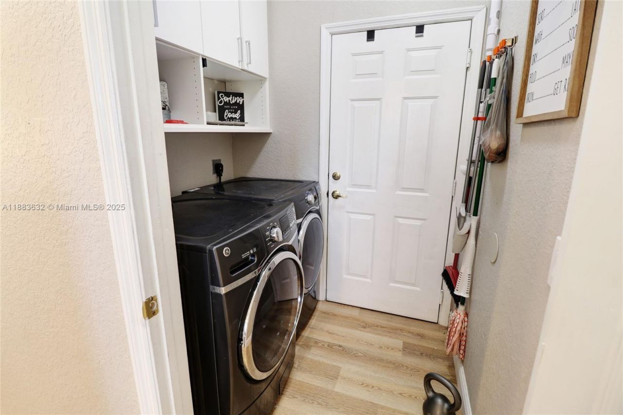 1706 NW 78th Way, Pembroke Pines, FL 33024 Photo