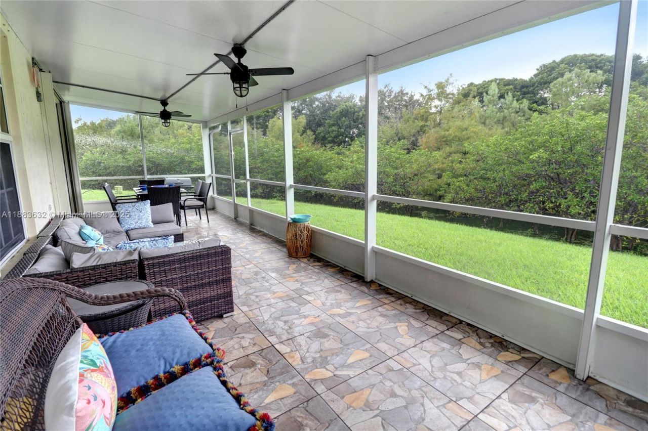 1706 NW 78th Way, Pembroke Pines, FL 33024 Photo