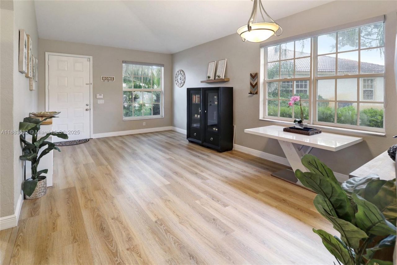 1706 NW 78th Way, Pembroke Pines, FL 33024 Photo