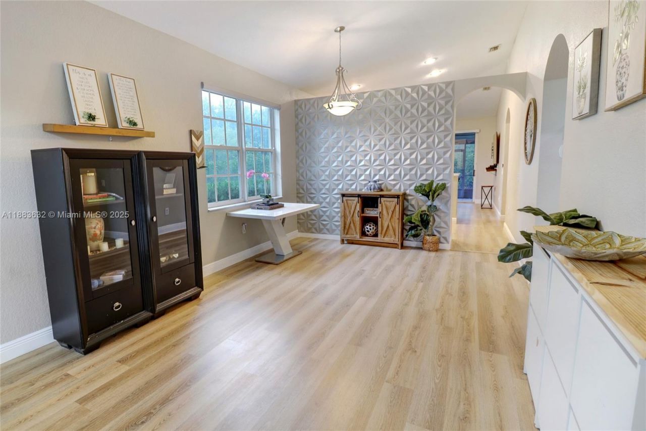 1706 NW 78th Way, Pembroke Pines, FL 33024 Photo