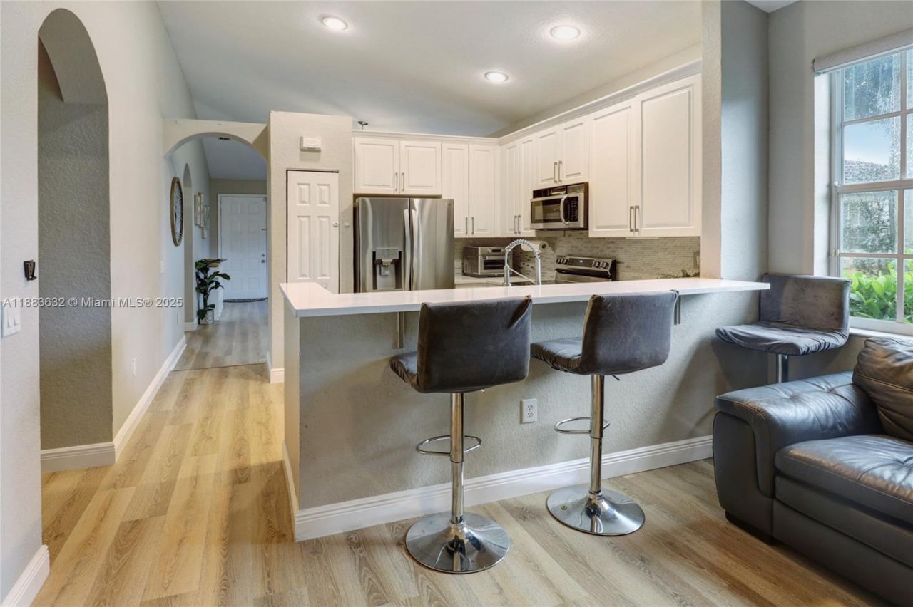 1706 NW 78th Way, Pembroke Pines, FL 33024 Photo