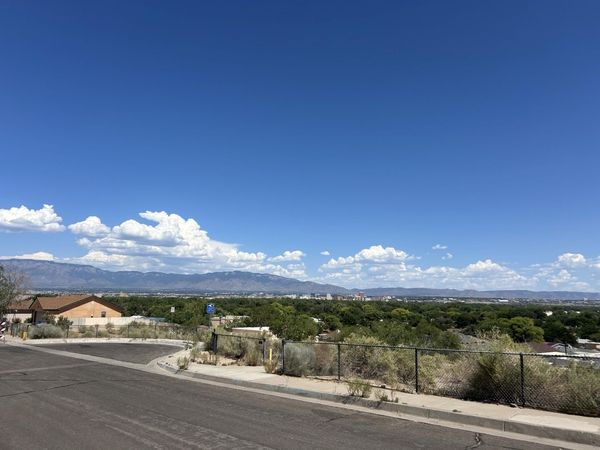 5209 LA BAJADA Road NW, Albuquerque, NM 87105