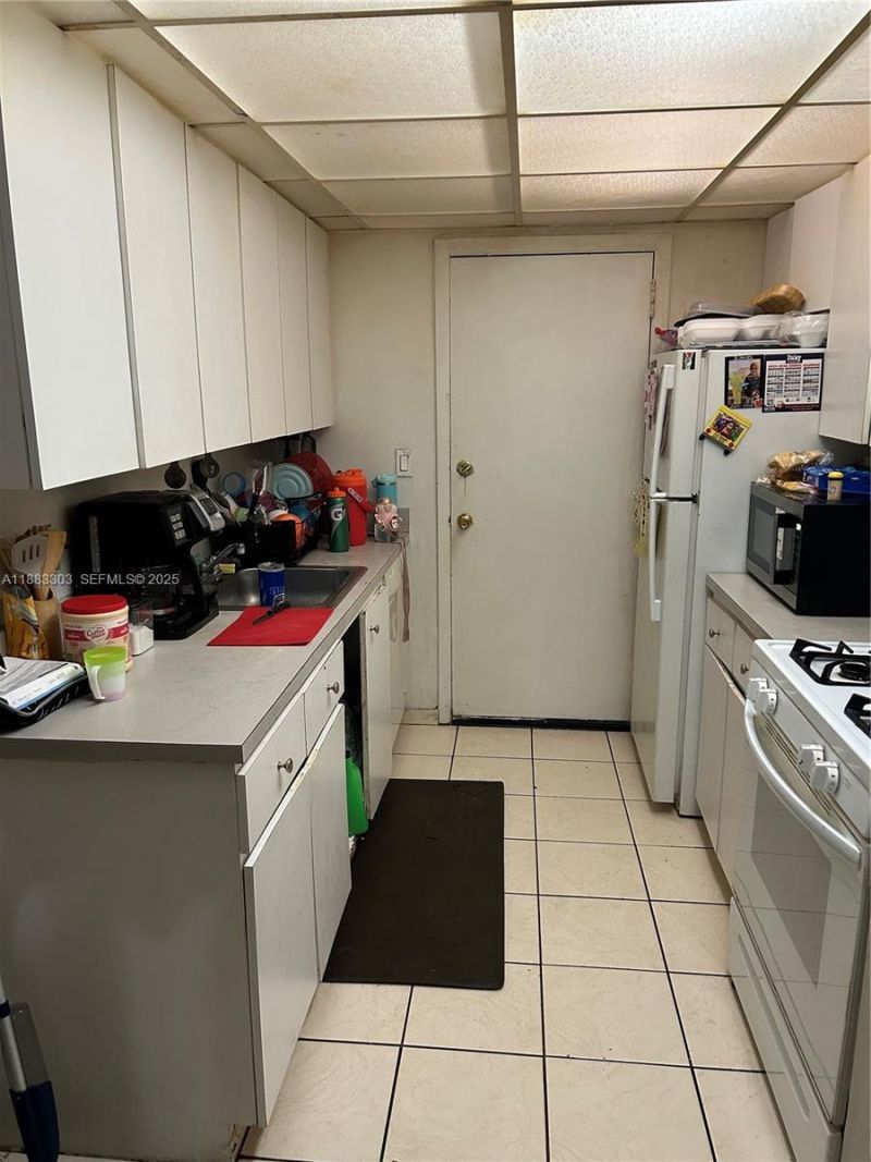 18111 NW 68th Ave, Unit G206, Hialeah, FL 33015 Photo