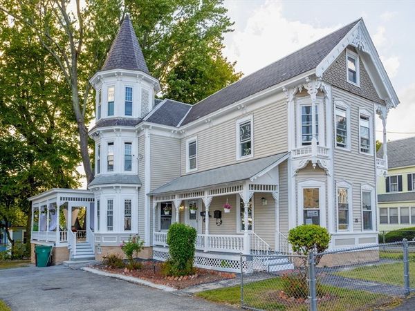 18 May St, Lowell, MA 01850