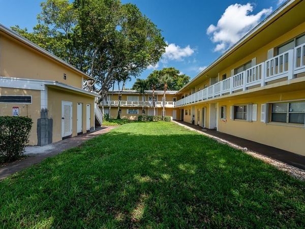 610 SE 2nd Avenue, Unit L4, Deerfield Beach, FL 33441