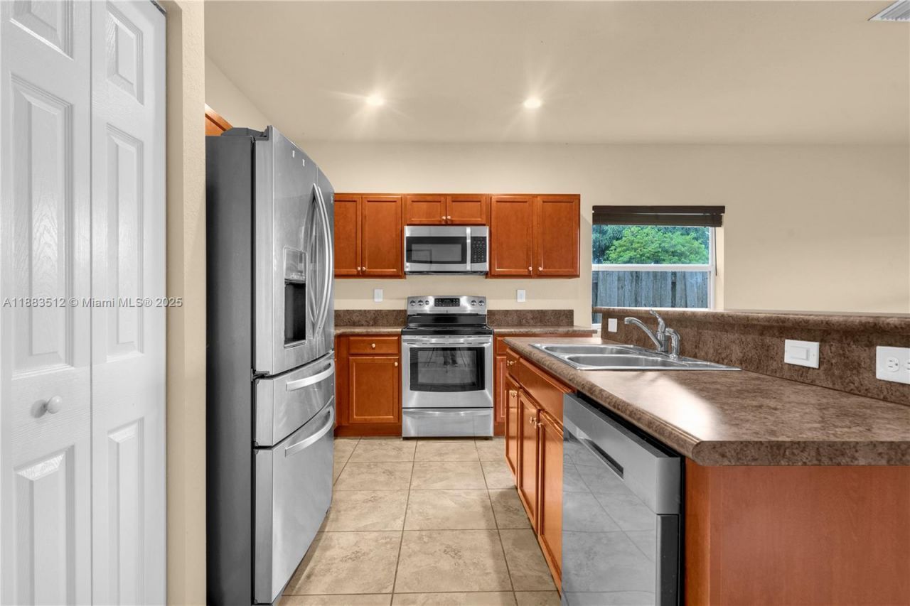 2401 NE 4th St, Homestead, FL 33033 Photo