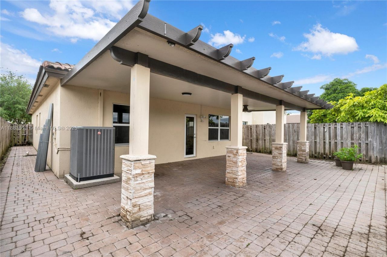2401 NE 4th St, Homestead, FL 33033 Photo