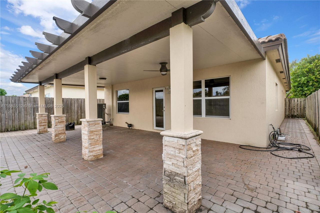 2401 NE 4th St, Homestead, FL 33033 Photo