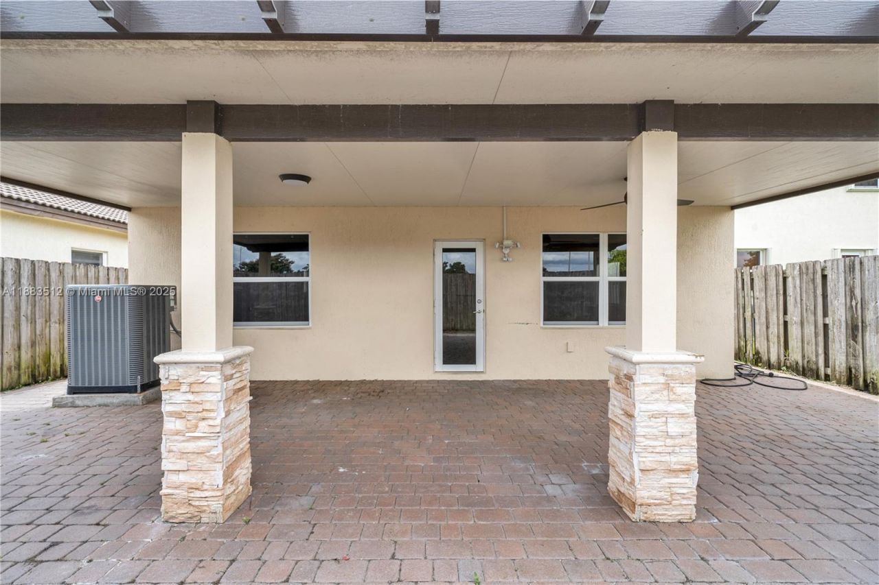 2401 NE 4th St, Homestead, FL 33033 Photo