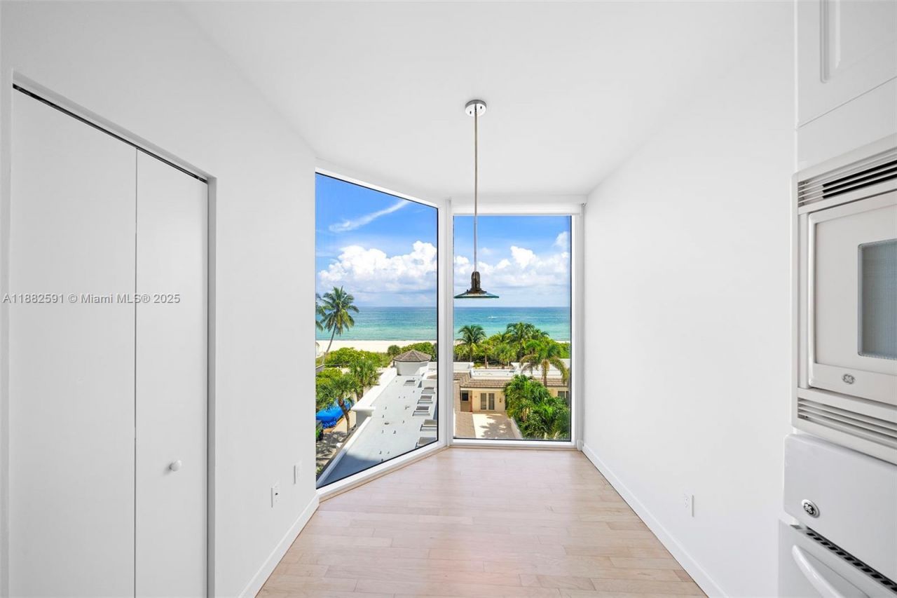 4779 Collins Ave, Unit 501, Miami Beach, FL 33140 Photo