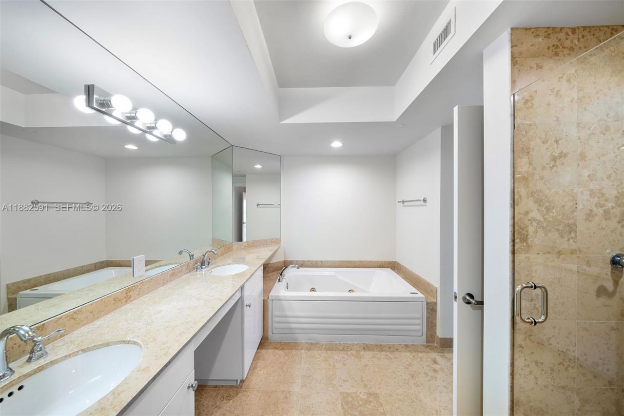 4779 Collins Ave, Unit 501, Miami Beach, FL 33140 Photo