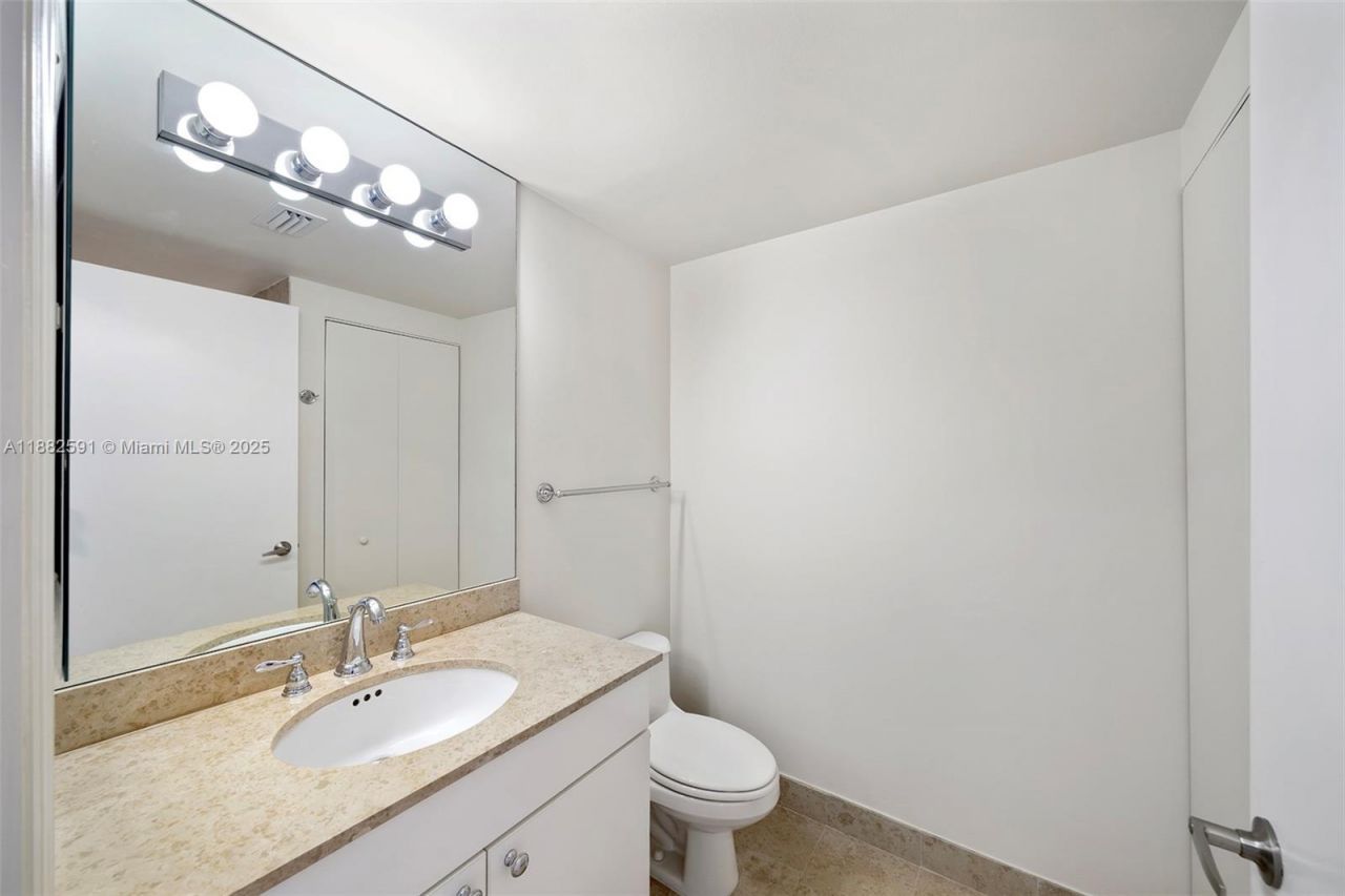 4779 Collins Ave, Unit 501, Miami Beach, FL 33140 Photo