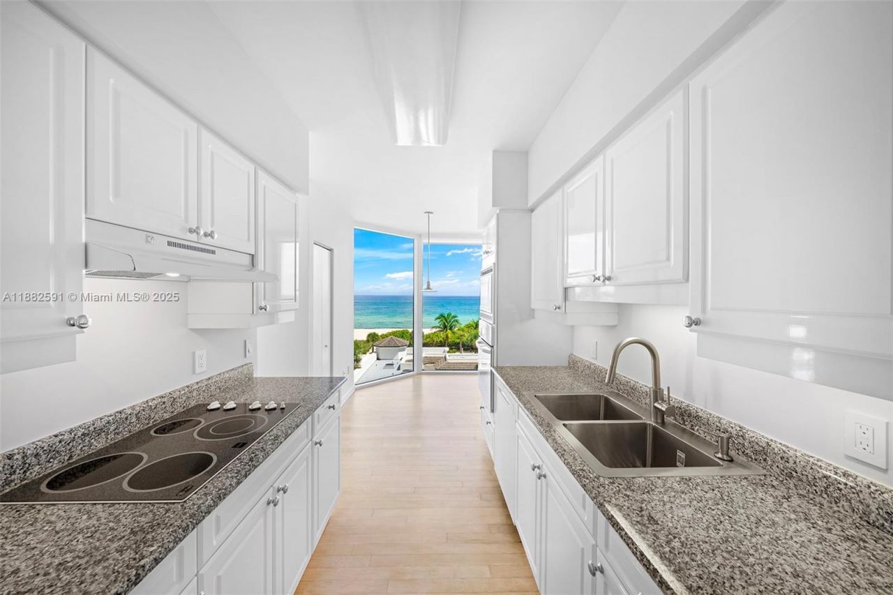 4779 Collins Ave, Unit 501, Miami Beach, FL 33140 Photo