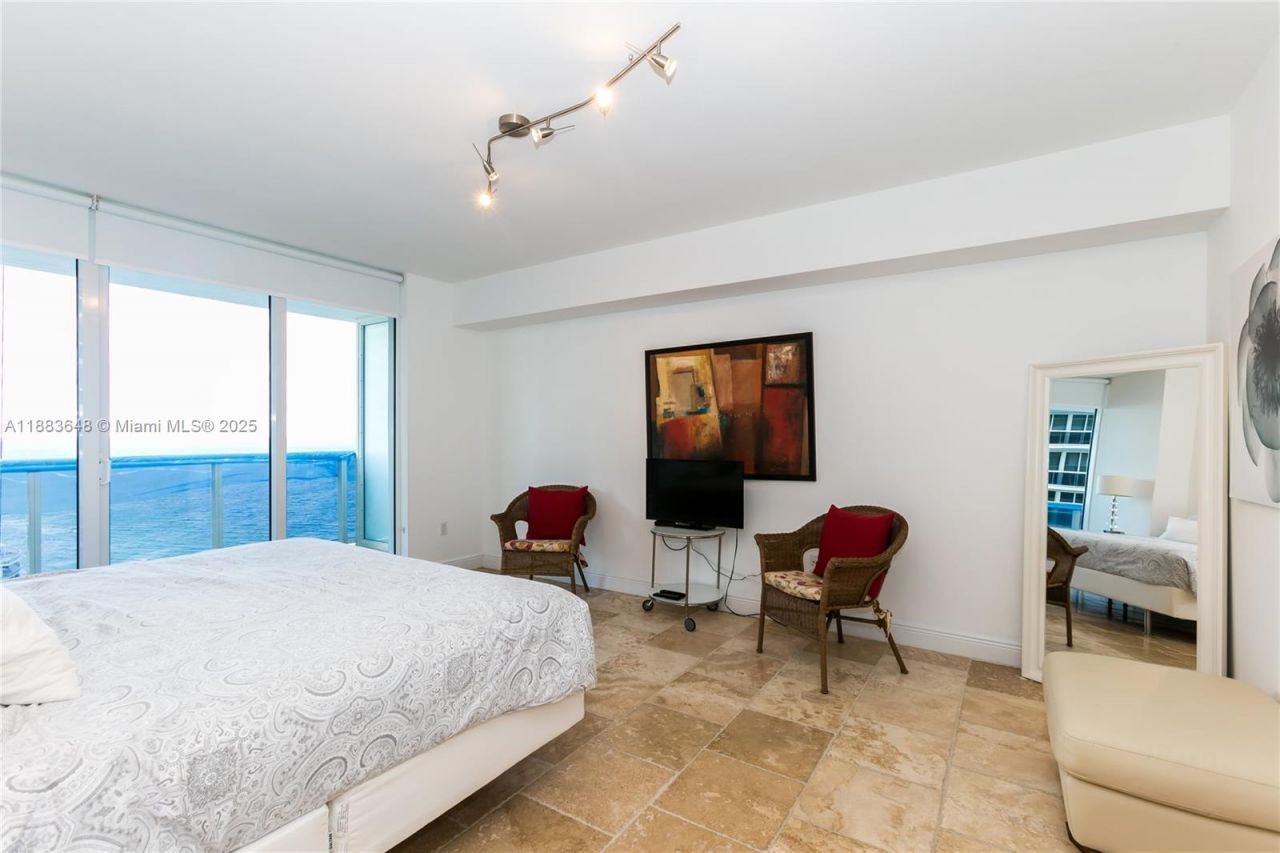 1830 S Ocean Dr, Unit 4010, Hallandale Beach, FL 33009 Photo