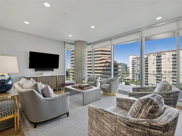 3130 N Harwood Street, Unit 905, Dallas, TX 75201