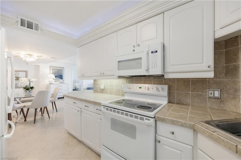 4005 Gulf Shore Blvd N, Unit 705, Naples, FL 34103 Photo