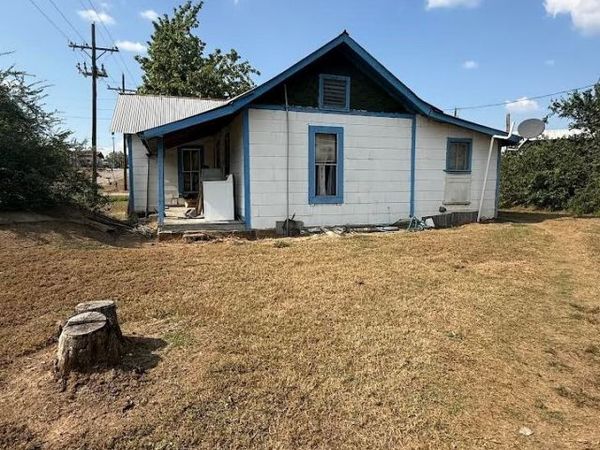 106 Midland Avenue , Keota, OK 74941