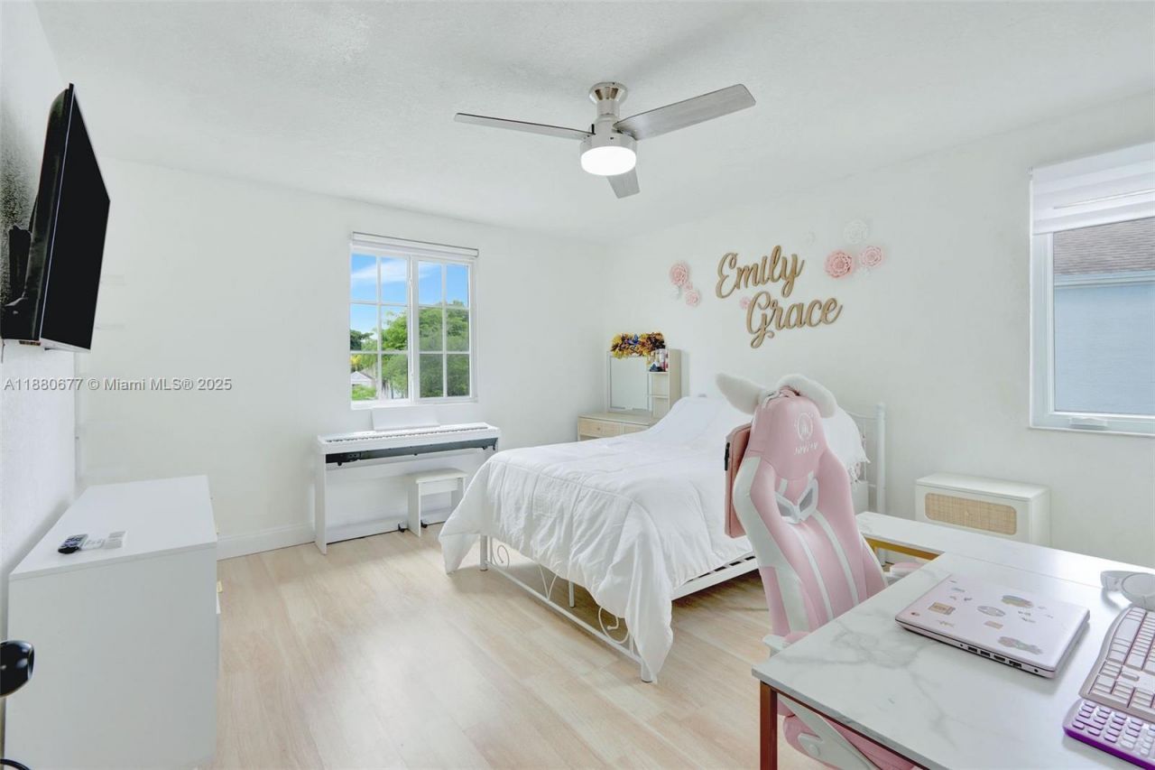 14537 SW 127th Ct, Miami, FL 33186 Photo