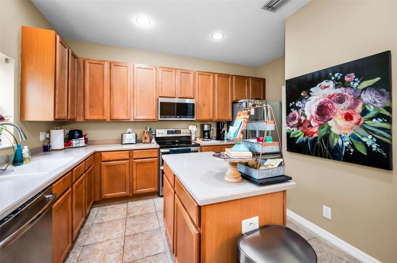 1033 Bella Vista Drive Ne, Saint Petersburg, FL 33702 Photo