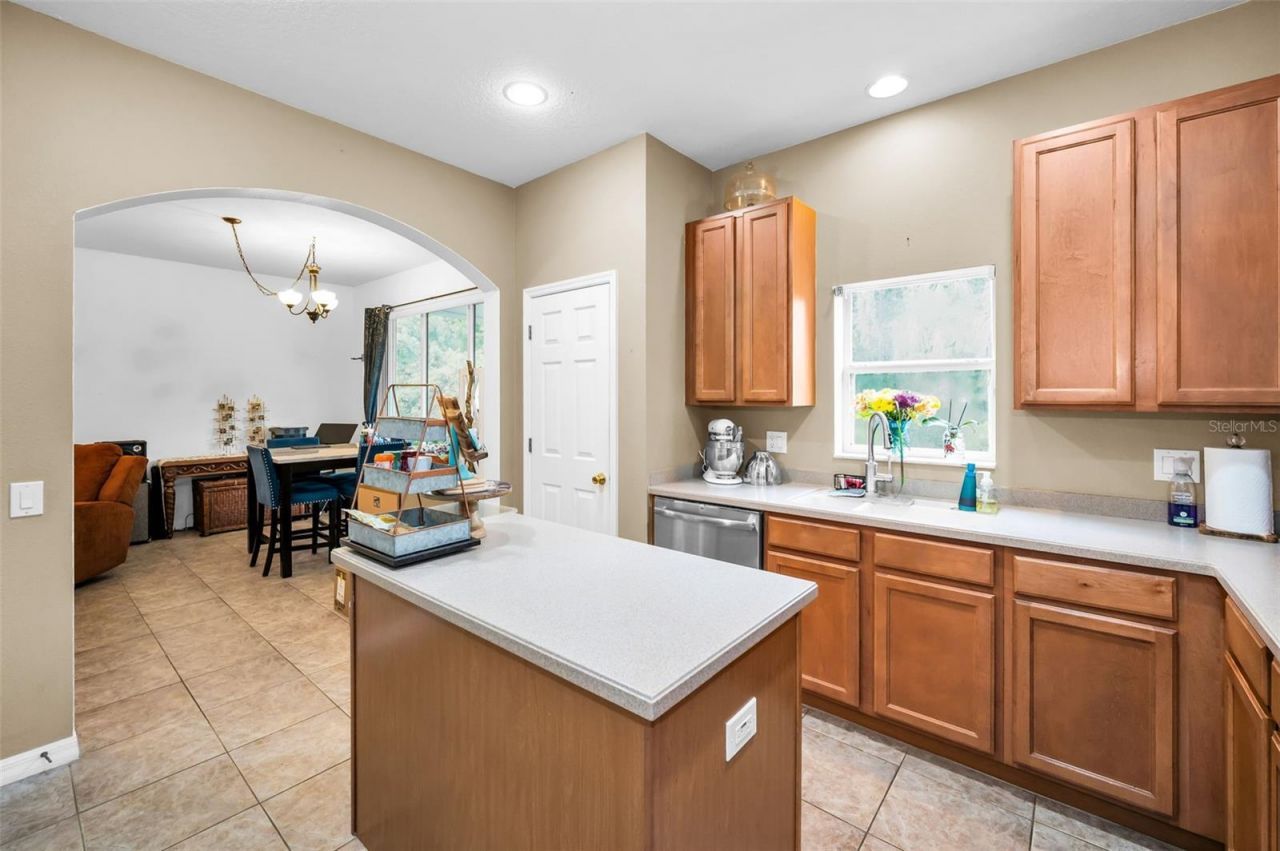 1033 Bella Vista Drive Ne, Saint Petersburg, FL 33702 Photo