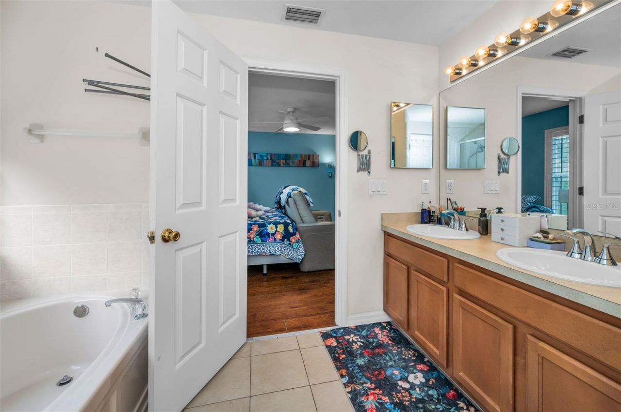 1033 Bella Vista Drive Ne, Saint Petersburg, FL 33702 Photo