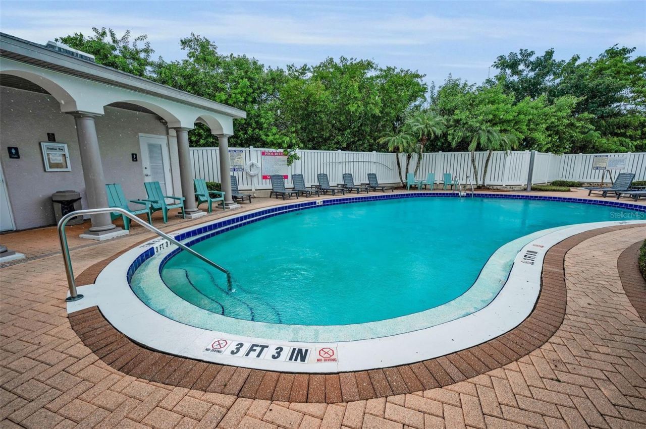 1033 Bella Vista Drive Ne, Saint Petersburg, FL 33702 Photo