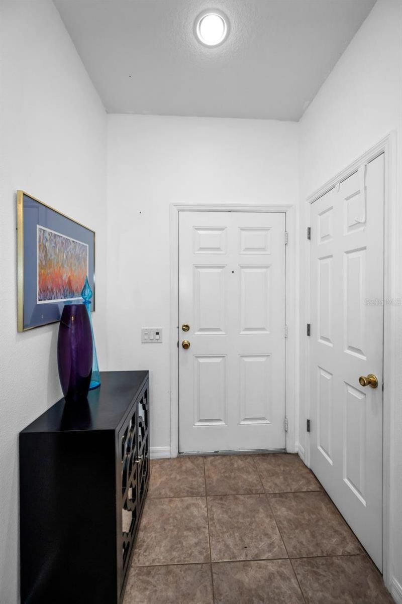 1033 Bella Vista Drive Ne, Saint Petersburg, FL 33702 Photo