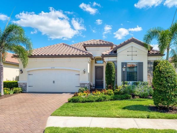 16532 HILLSIDE CIRCLE, LAKEWOOD RANCH, FL 34202