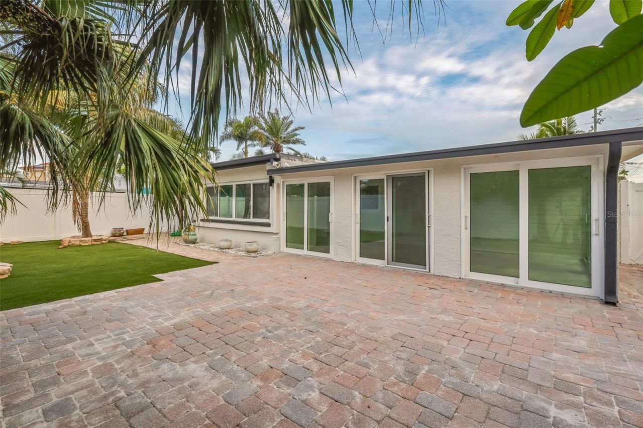 747 Pruitt Drive, Madeira Beach, FL 33708 Photo
